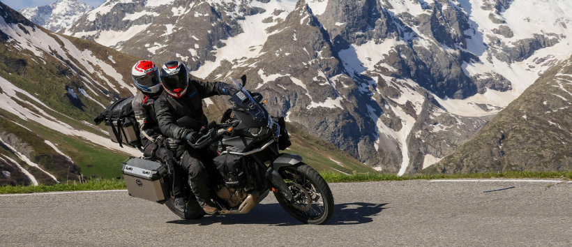 viaje en moto por los alpes